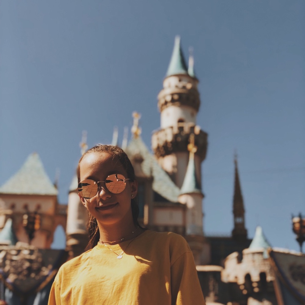 Meet your Posher, Ayva